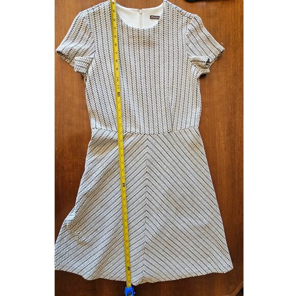 J McLaughlin Black White Geometrical Dress, Sz S, Excellent Cond - Picture 3 of 8